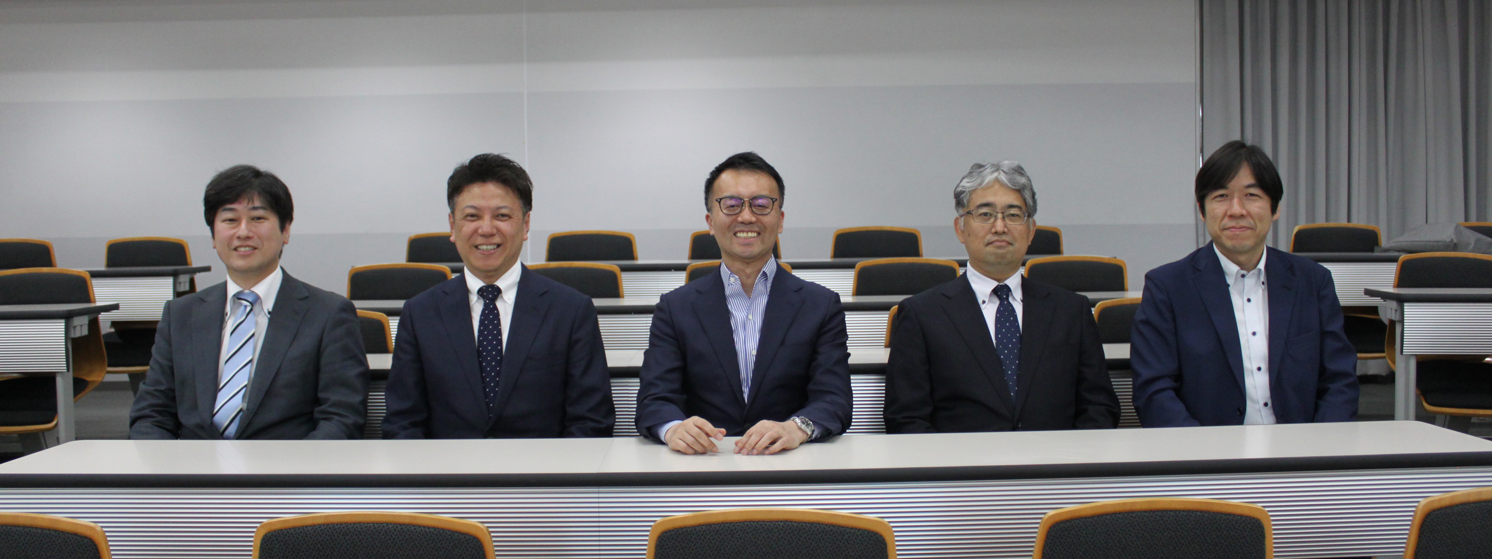 流通マーケティングコース教員写真 (2)