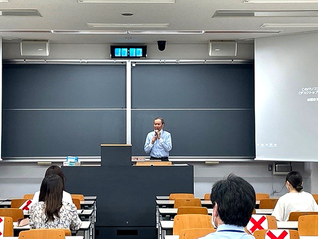 講演中の舩山博之先生