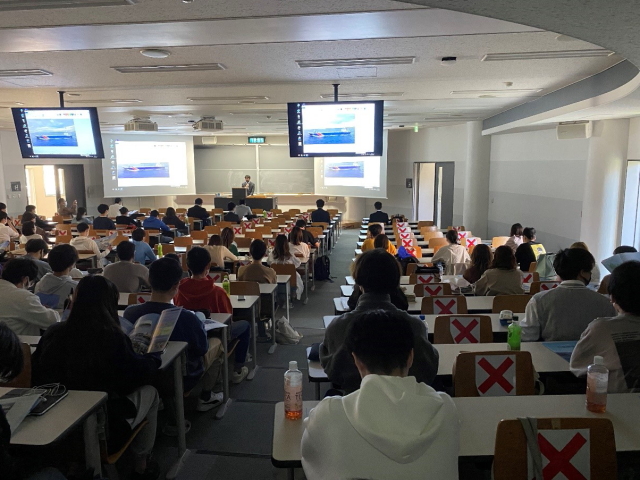 講演会の開かれたC101教室